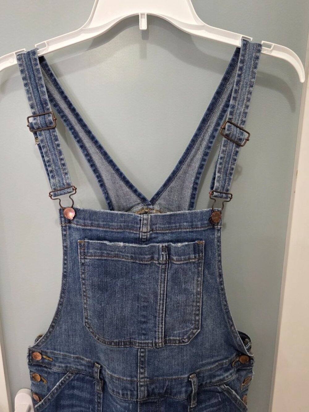 Bullhead Denim Overalls – Size M – Medium Wash Distressed Overall Jumpsuit - Picture 5 of 10